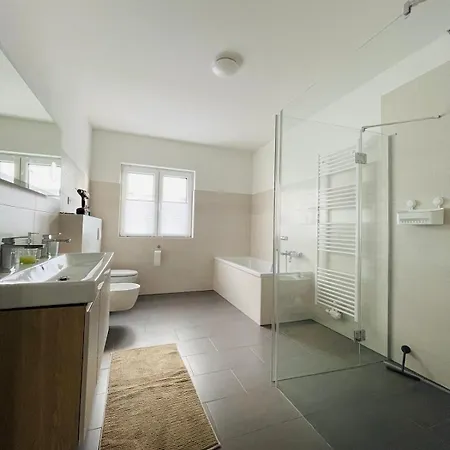 Exklusive Haushälfte Zentrumsnah Ferienhaus