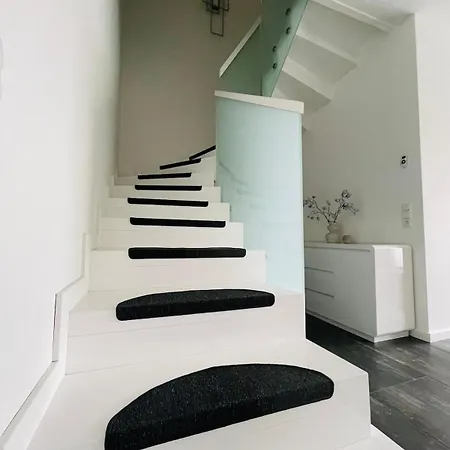 Exklusive Haushaelfte Zentrumsnah Holiday home
